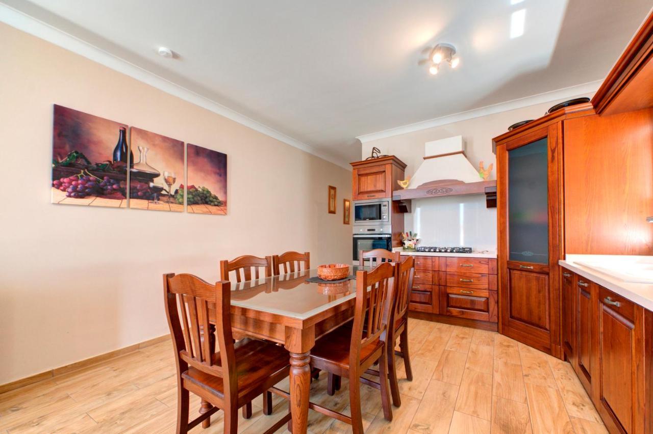 סיינט פול ביי Modern Seaside 2 Bedroom Penthouse With Sea Views מראה חיצוני תמונה