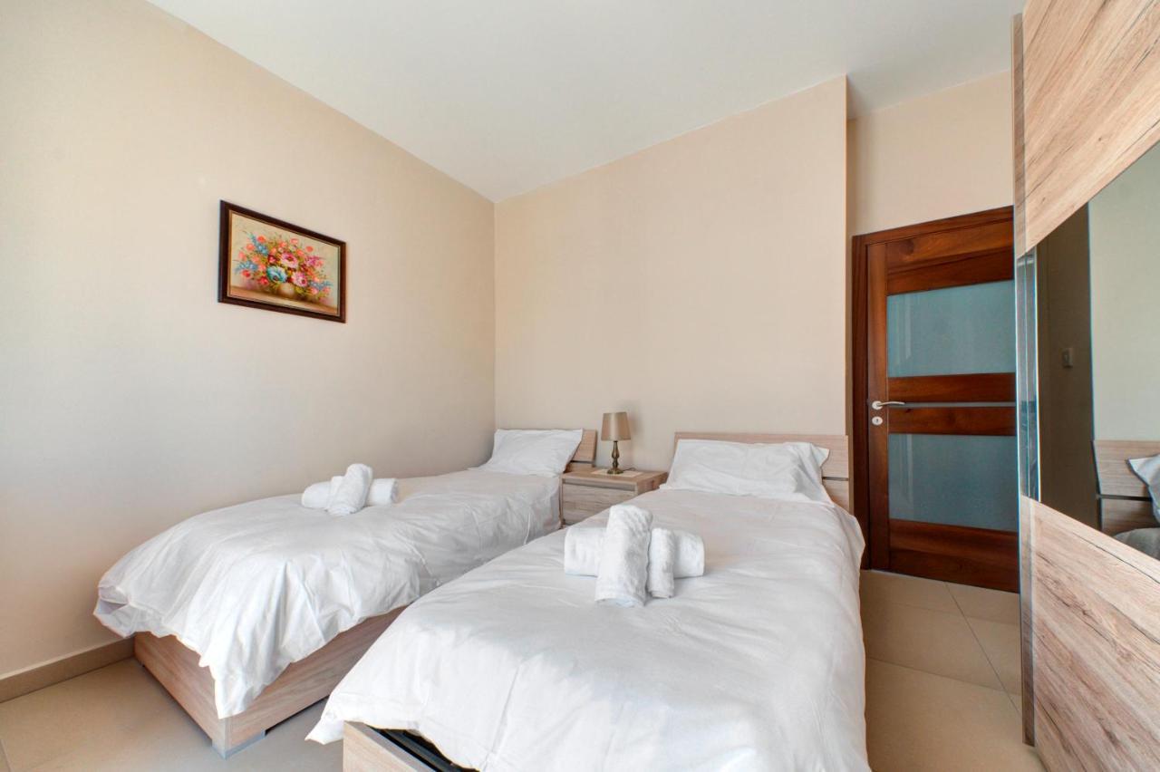 סיינט פול ביי Modern Seaside 2 Bedroom Penthouse With Sea Views מראה חיצוני תמונה